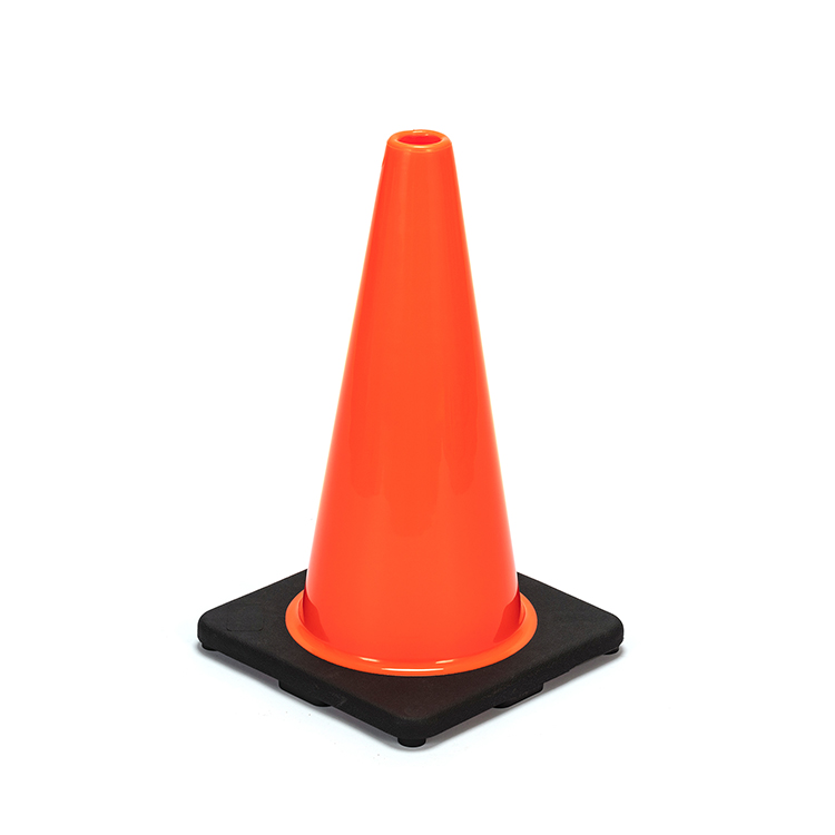 RC450C-1 CONO DE TRÁFICO DE PVC CON BASE NEGRA DE USO PESADO DE 18'