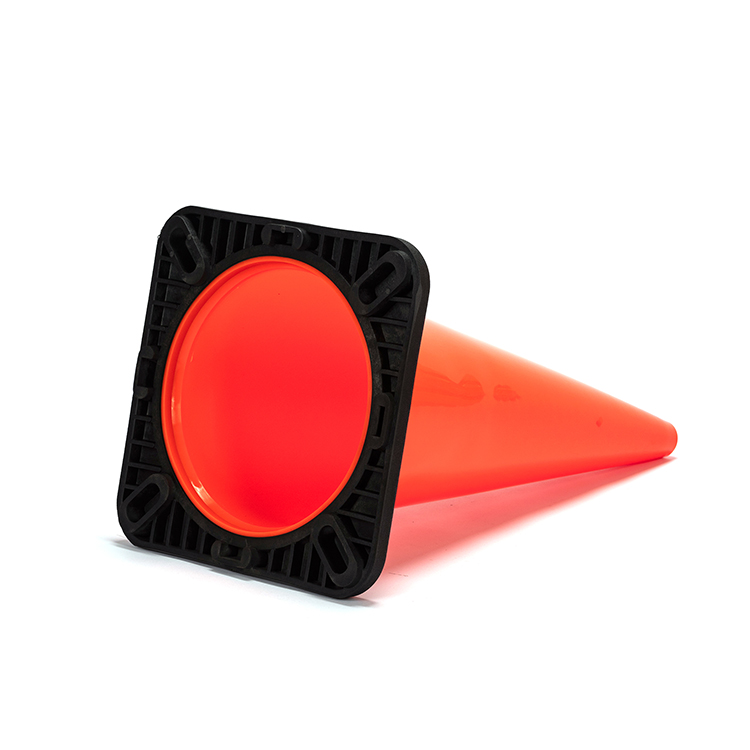 RC700C-2 CONO DE TRÁFICO DE PVC CON BASE NEGRA DE TRABAJO PESADO - ESTÁNDAR AMERICANO